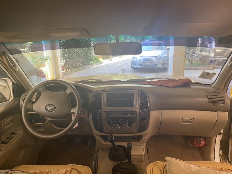 Toyota Land Cruiser • 2007 • 185,000 km 5