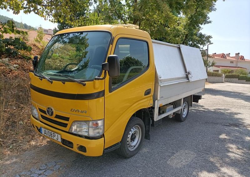 Toyota Dyna • 2009 • 129,000 km 2