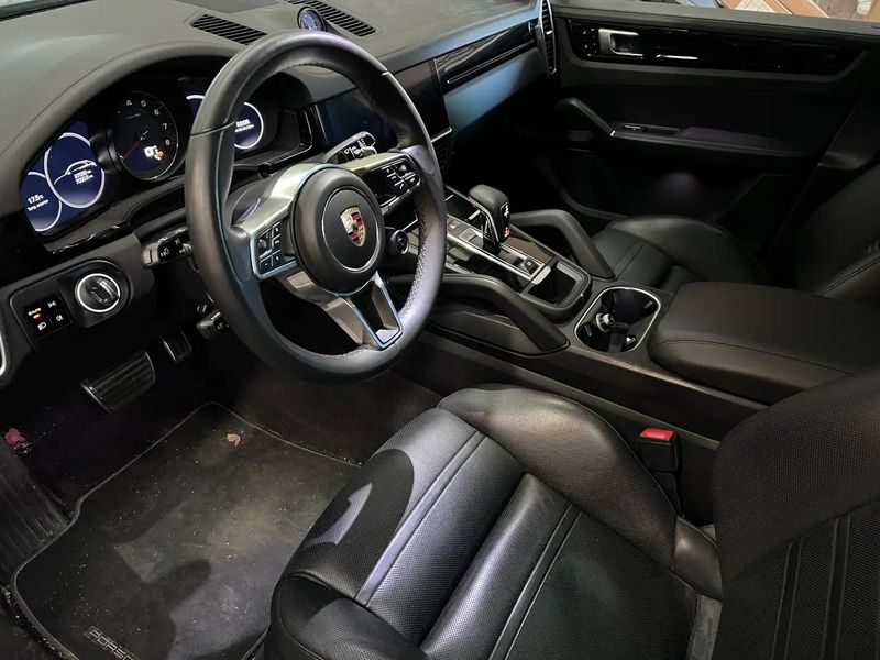 Porsche Cayenne • 2019 • 97,000 km 8