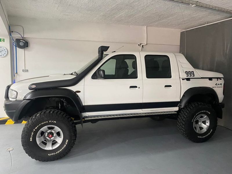 Mazda B2500 • 2001 • 135,000 km 3