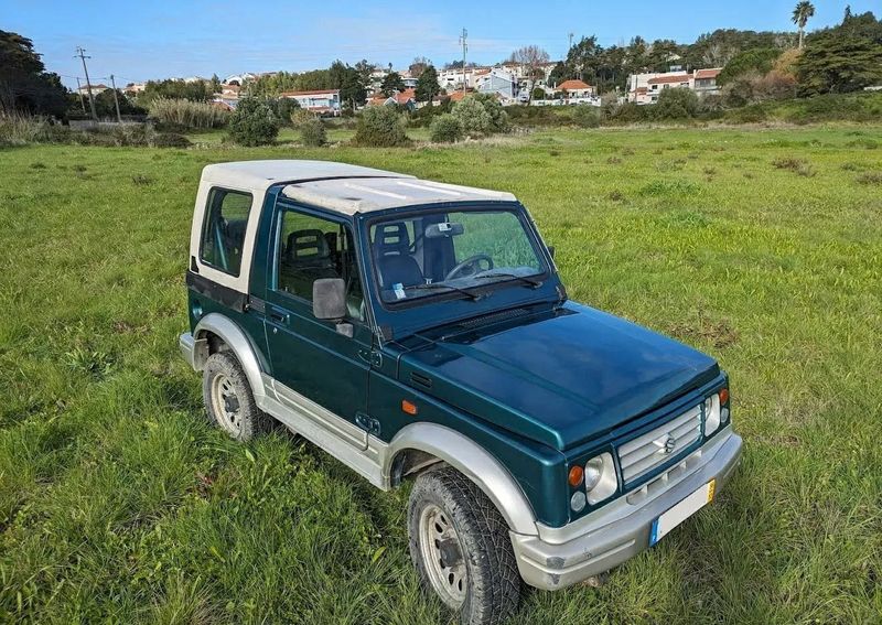 Suzuki Samurai • 1998 • 132,000 km 2