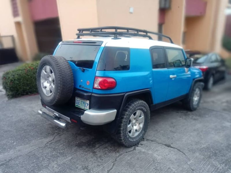 Toyota FJ Cruiser • 2007 • 130,000 km 2