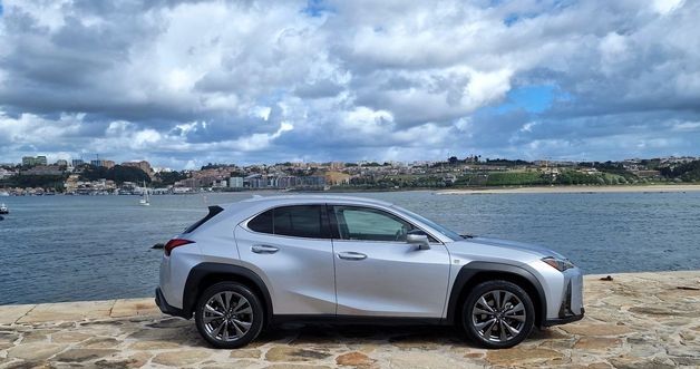 Lexus UX • 2022 • 44,000 km 1