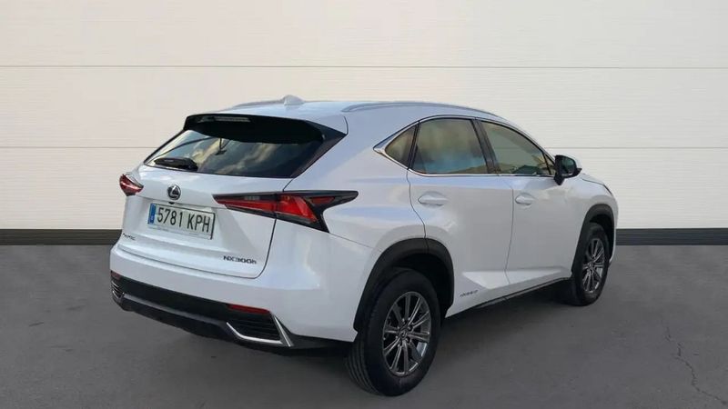 Lexus NX • 2018 • 82,052 km 12