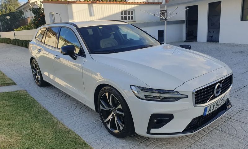 Volvo V60 • 2020 • 138,500 km 1