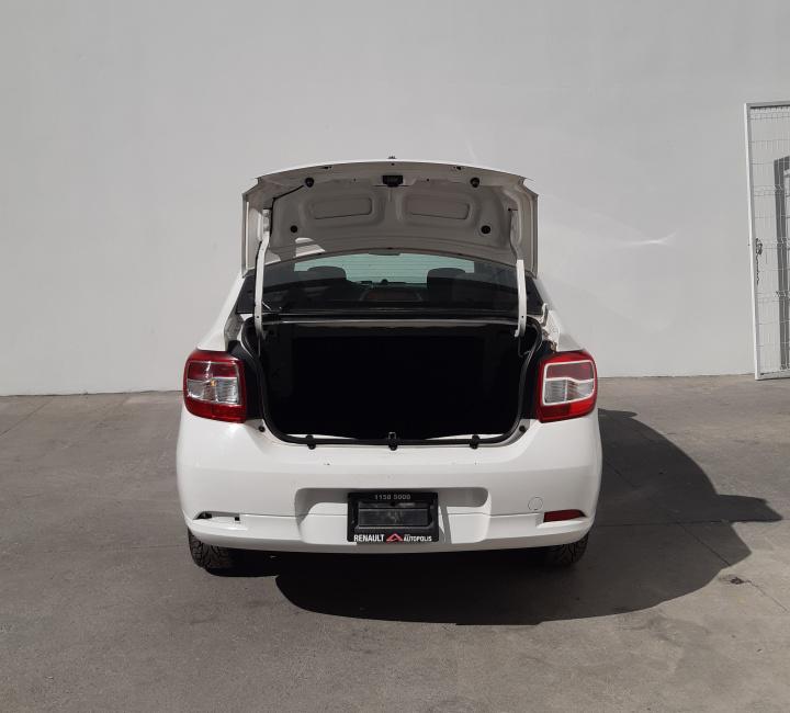 Renault Logan • 2017 • 92,000 km 2