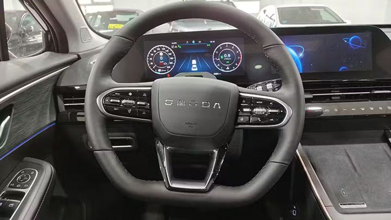 Oldsmobile Bravada • 2024 • 6,461 km 7