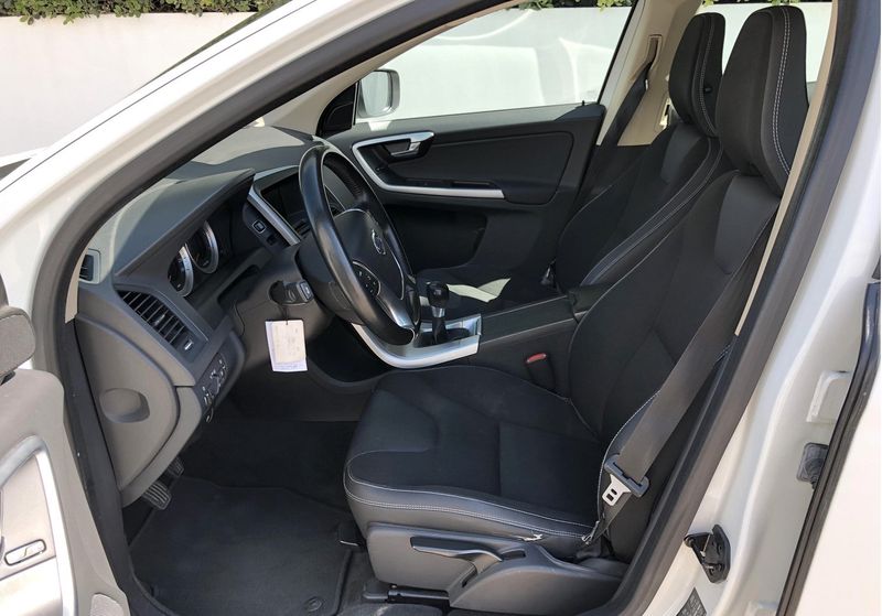 Volvo 460 • 2011 • 250,000 km 4