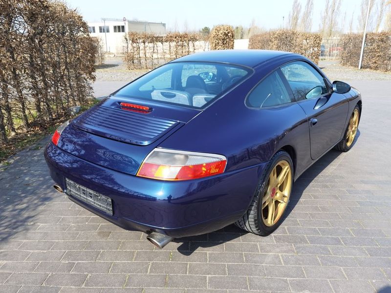 Porsche 911 Carrera • 1998 • 182,000 km 4