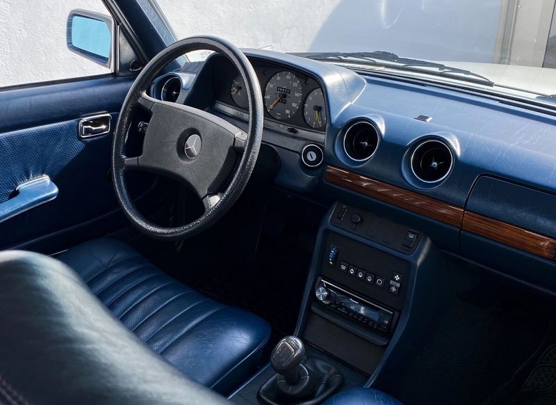 Mercedes-Benz 310 kombi • 1983 • 306,285 km 4