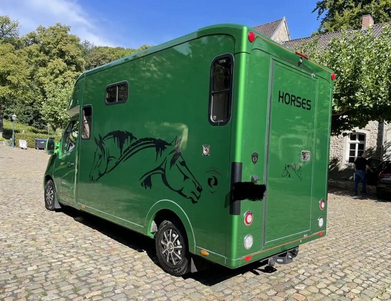 Renault Master • 2019 • 198,000 km 12