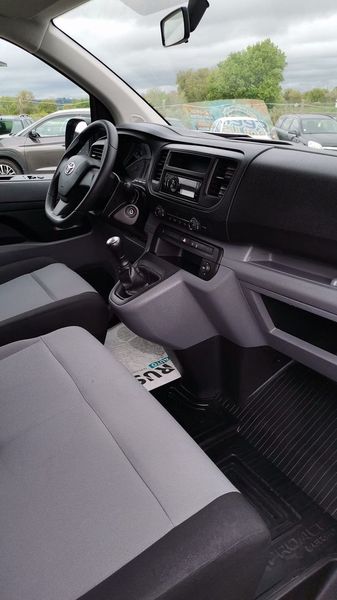 Toyota Sienna • 2017 • 112,000 km 4