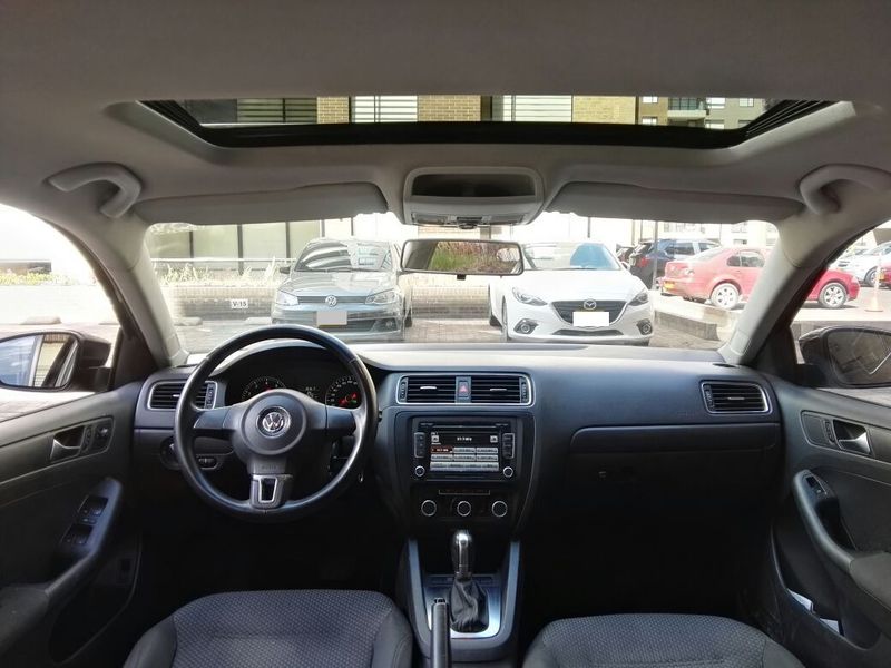 Volkswagen Jetta • 2012 • 145,000 km 5