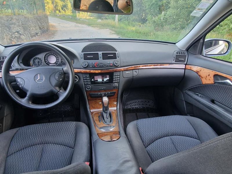 Mercedes-Benz E • 2004 • 332,000 km 3