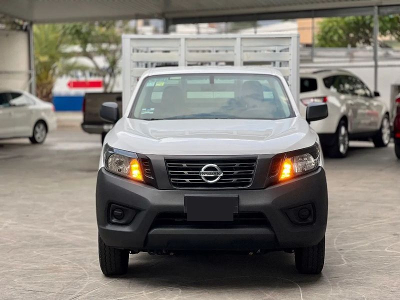 Nissan NP300 Pickup • 2022 • 7,500 km 10