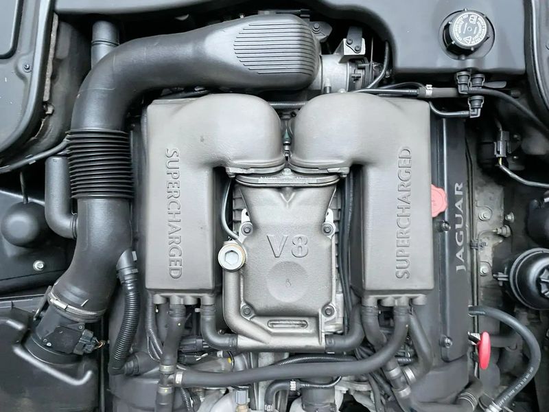 Jaguar XJR • 2002 • 97,500 km 2