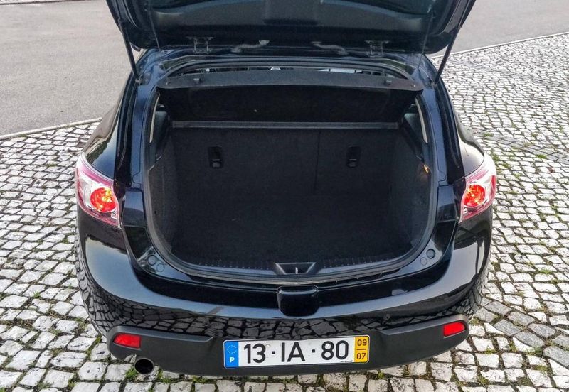 Mazda 3 • 2009 • 172,500 km 4