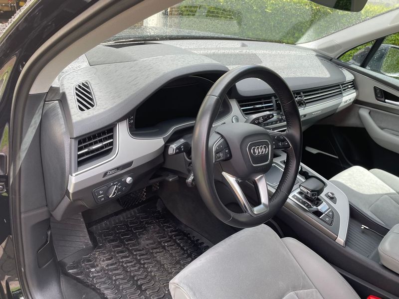 Audi Q7 • 2017 • 87,000 km 2