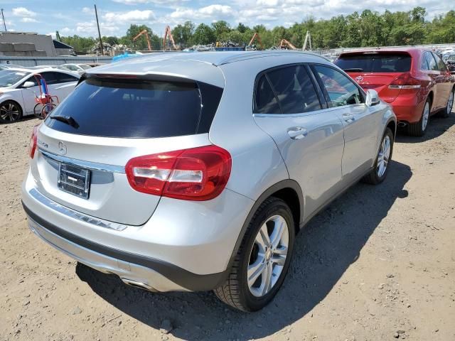 Mercedes-Benz GLA-Class • 2016 • 9 km 2