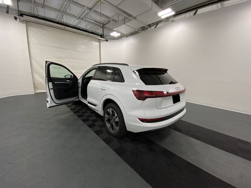 Audi e-tron • 2021 • 1,287 km 7