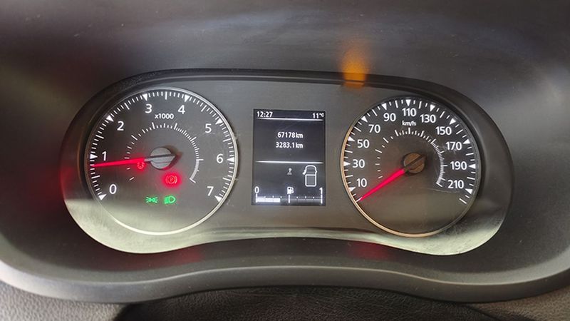 Nissan NV400 • 2021 • 67,000 km 9