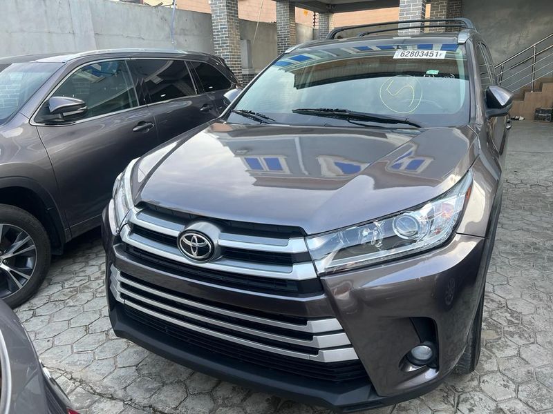 Toyota Highlander • 2017 • 2 km 1