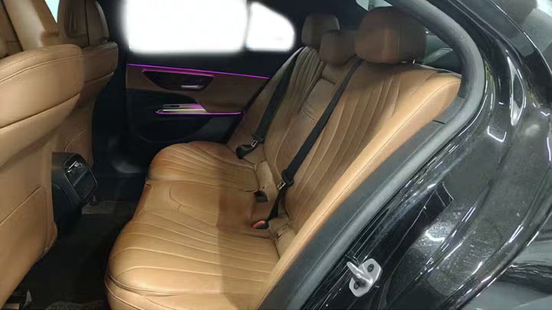 Mercedes-Benz E • 2024 • 55,299 km 19