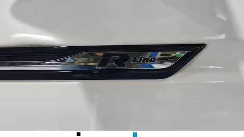 Volkswagen Touran • 2021 • 52,948 km 10