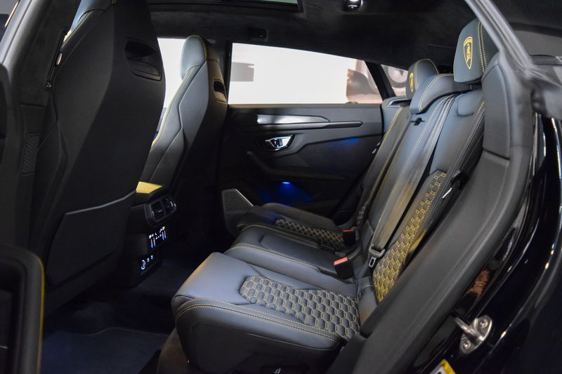 Lamborghini Urus • 2022 • 25,000 km 8