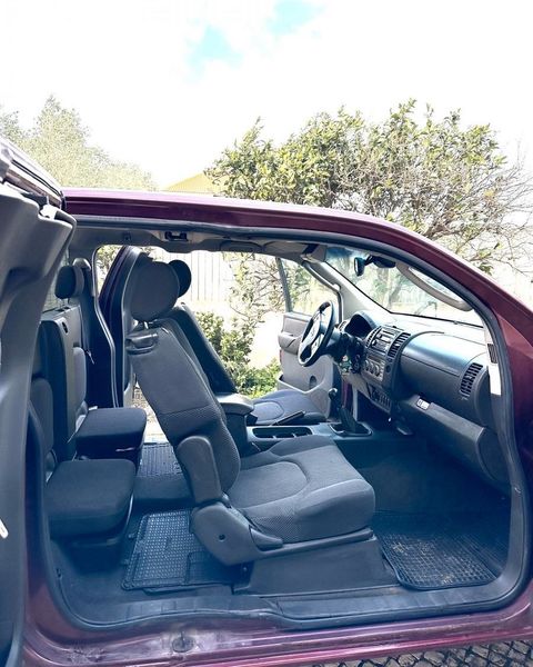 Nissan Navara • 2006 • 150,000 km 4