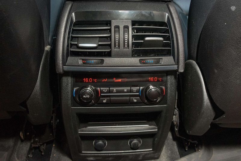 BMW X5 • 2014 • 189,000 km 13