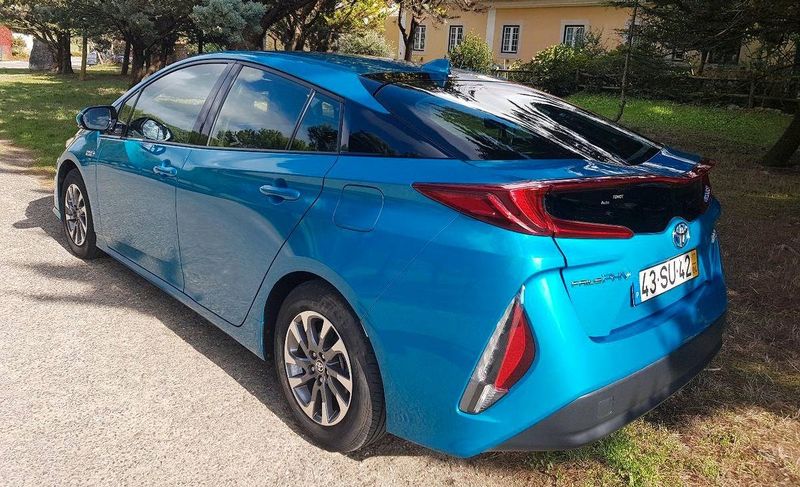 Toyota Prius • 2017 • 19,999 km 2