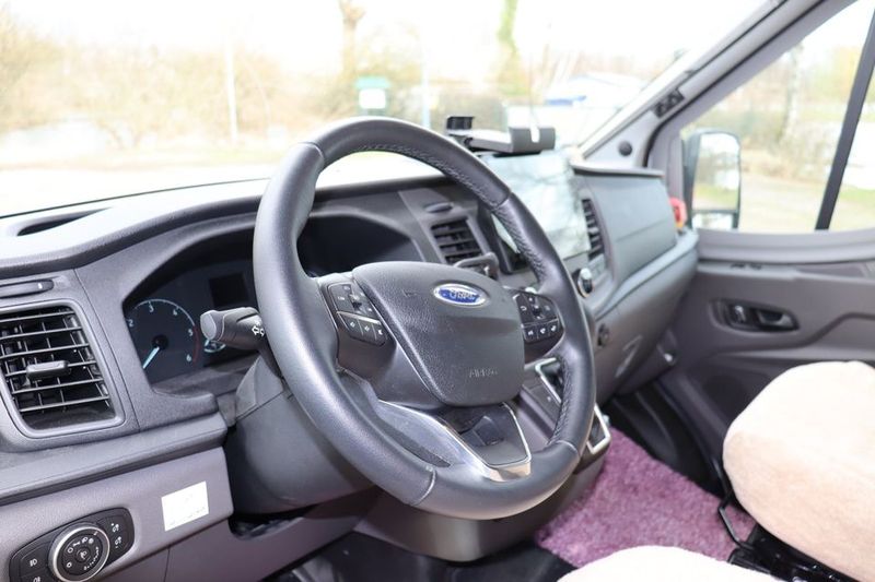 Ford Tourneo Custom • 2022 • 15,360 km 14