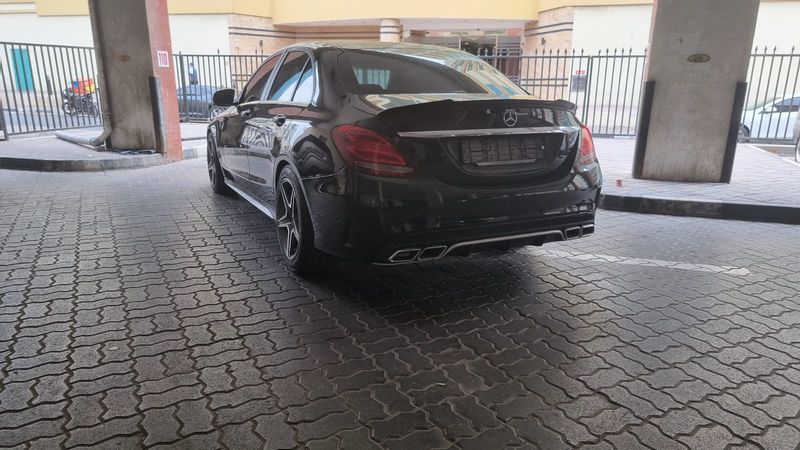 Mercedes-Benz C-Class • 2015 • 98,000 km 6