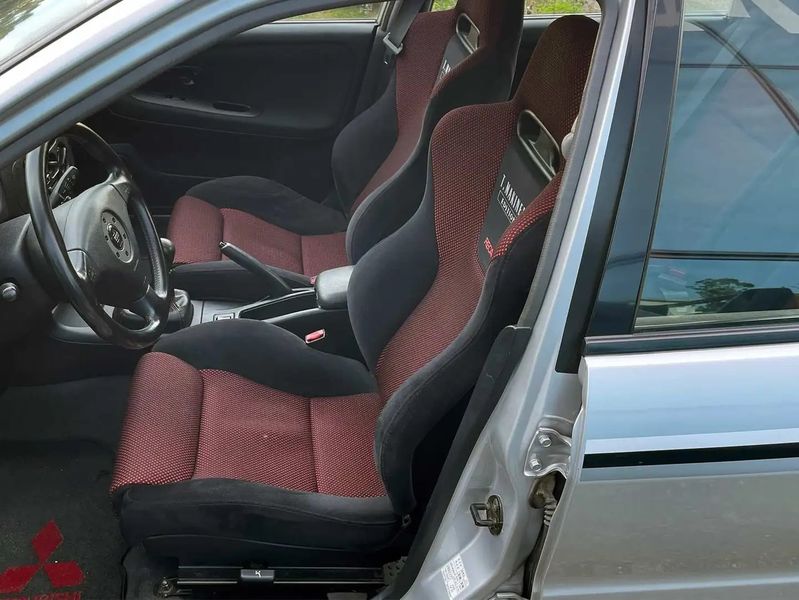 Mitsubishi Lancer Evo • 2000 • 91,744 km 12