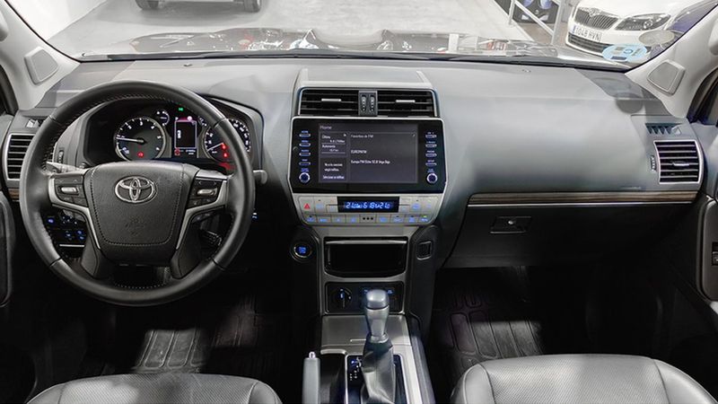 Toyota Land Cruiser • 2022 • 21,400 km 35