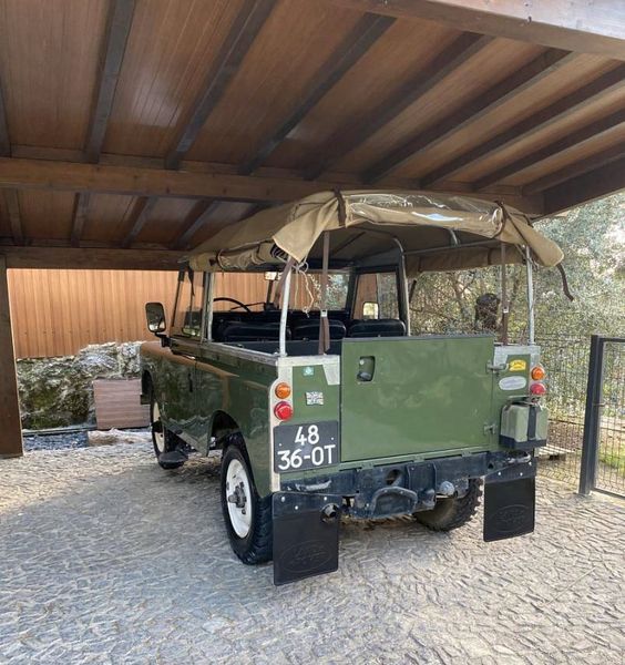 Land Rover LR3 • 1980 • 90,000 km 2