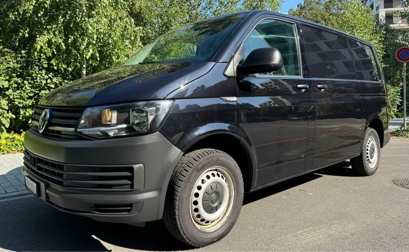 Volkswagen T5 Transporter Shuttle • 2017 • 25,400 km 4