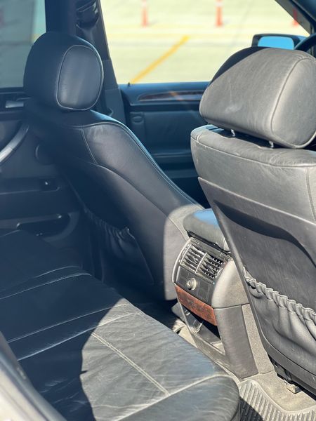 BMW X5 • 2004 • 338,000 km 9