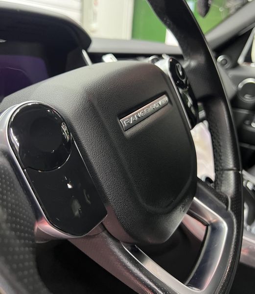 Land Rover Range Rover • 2020 • 150,000 km 15