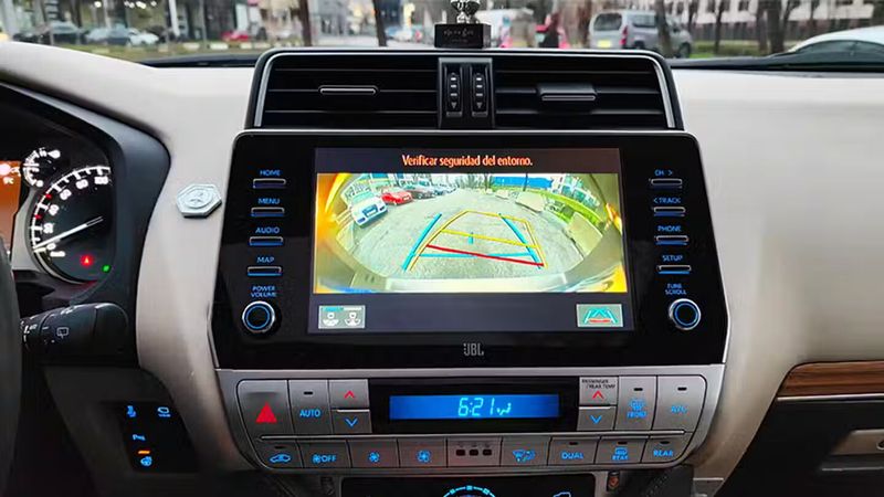 Toyota Land Cruiser • 2022 • 116,987 km 14