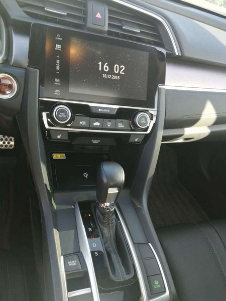 Honda Civic • 2018 • 80,000 km 15
