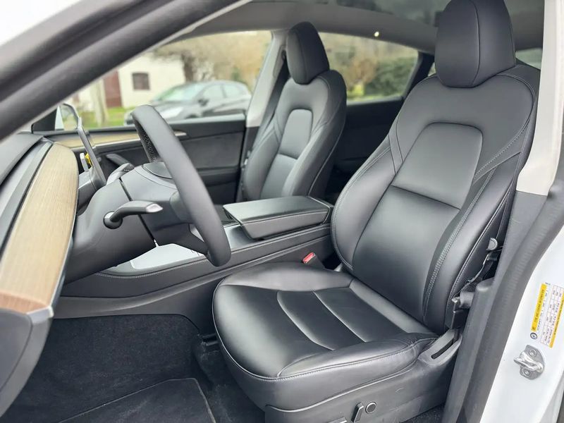 Tesla Model Y • 2022 • 45,000 km 13