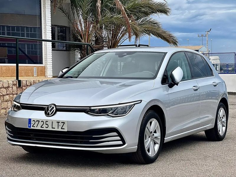 Volkswagen Golf • 2020 • 40,000 km 2