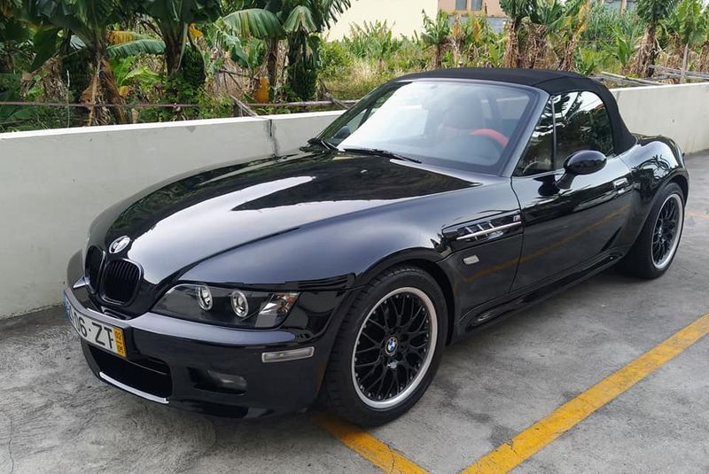 BMW Z3 • 2017 • 59,000 km 2