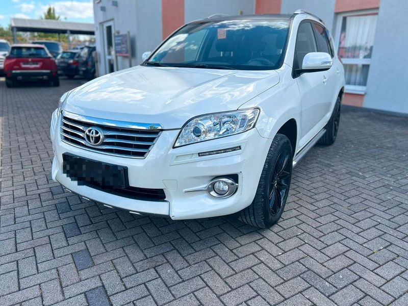 Toyota RAV4 • 2011 • 260,000 km 1