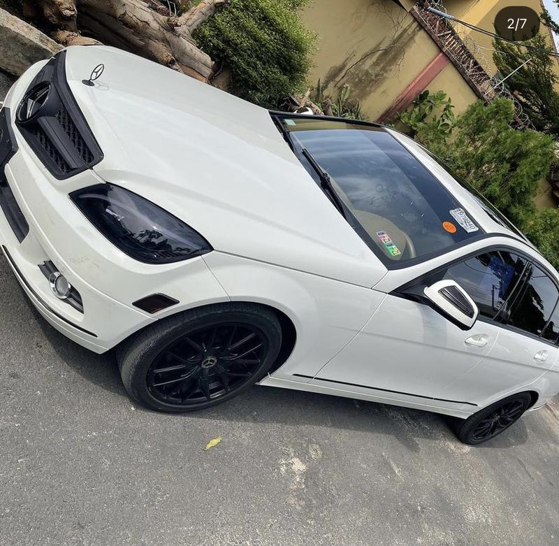 Mercedes-Benz 230 - 300 CE Coupé • 2008 • 90,000 km 6