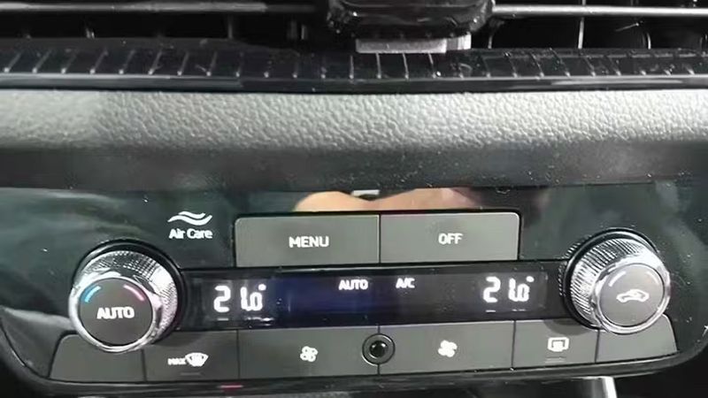 Škoda Fabia • 2024 • 3,836 km 12