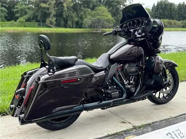 Harley Davidson street glide • 2019 • 19,700 km 3