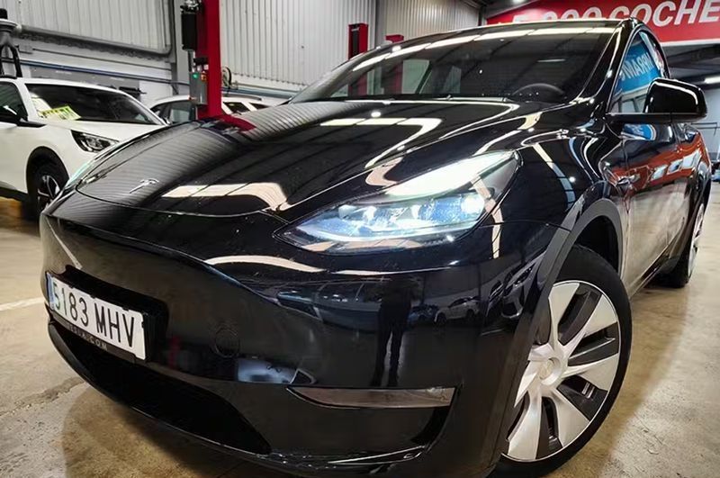 Tesla Model Y • 2023 • 86,000 km 10